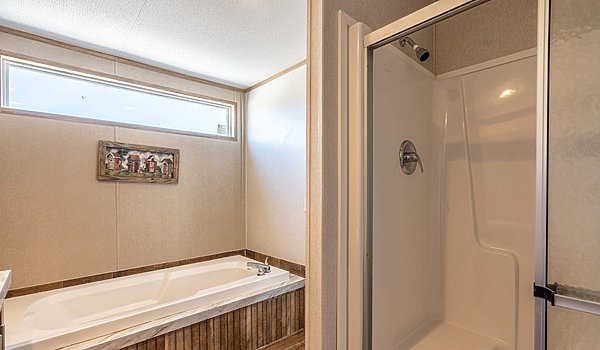 Celebration Singles / 16763P Bathroom 53253