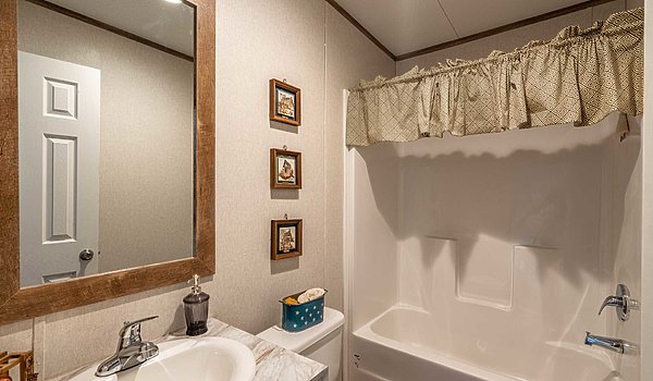 Celebration Singles / 16763P Bathroom 53255