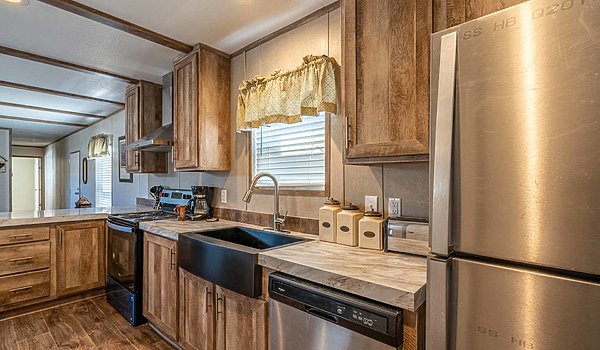 Celebration Singles / 16763P Kitchen 53244