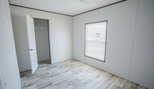 Pinnacle / 16562P Interior 134948