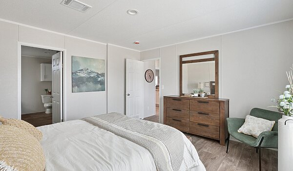 ValuHomes Limited / 28563P Interior 117744