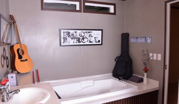 Canyon Lake / 16783K Bathroom 10325