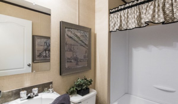 Sandalwood XL / 28483L Bathroom 10433