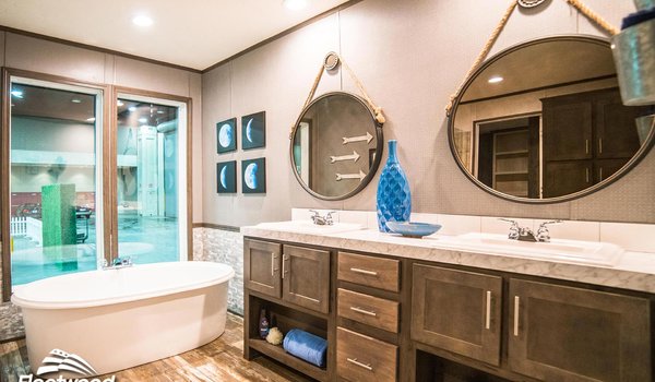 Canyon Lake / 28623G The Duke Bathroom 11927