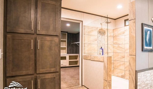 Canyon Lake / 28623G The Duke Bathroom 11928