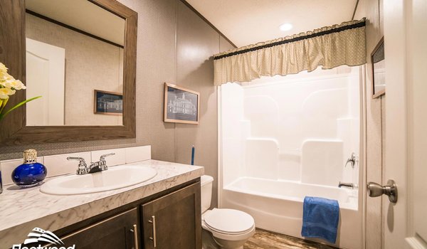 Canyon Lake / 28623G The Duke Bathroom 11929