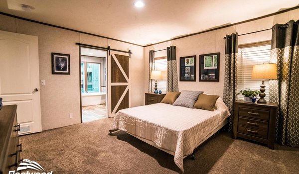 Canyon Lake / 28623G The Duke Bedroom 11926