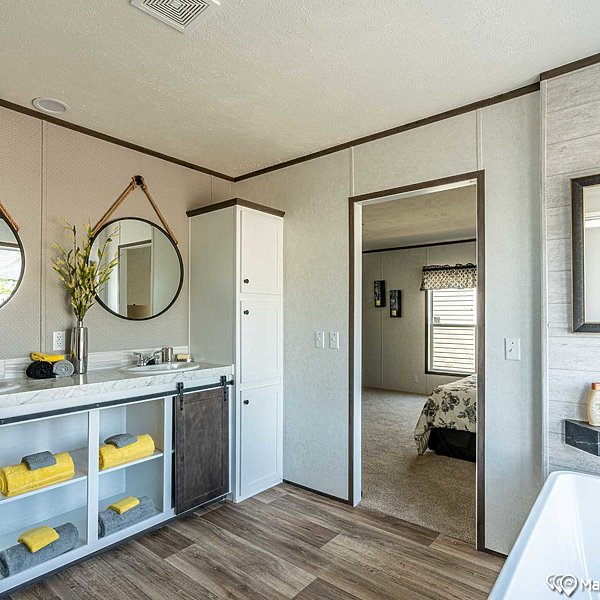 Fleetwood Series / Entertainer 28764E Bathroom 47131