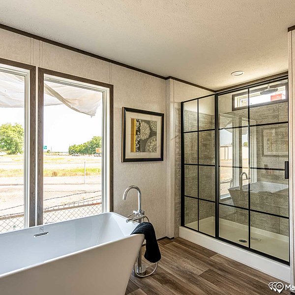 Fleetwood Series / Entertainer 28764E Bathroom 47132