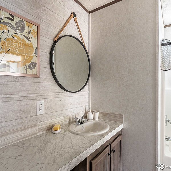 Fleetwood Series / Entertainer 28764E Bathroom 47135