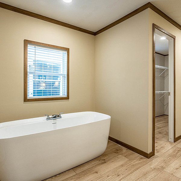 Fleetwood Elite Series / Big Beam House 32663X Bathroom 80982