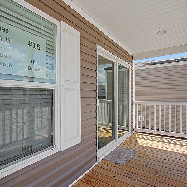 Community Series / Deuce 16602D Exterior 130254