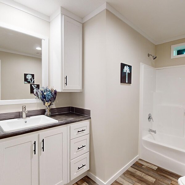 Fleetwood Elite Series / K2 32764P Bathroom 93409