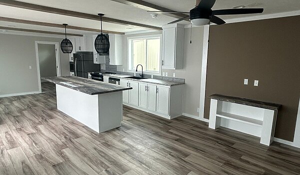 Fleetwood Elite Series / Twin Peaks 16763E Bedroom 120015