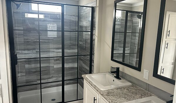 Fleetwood Elite Series / Twin Peaks 16763E Interior 120017