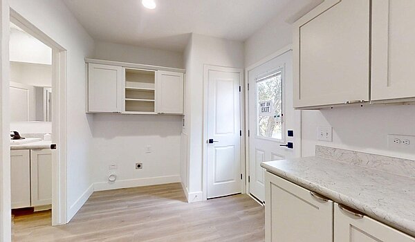 Inspire Series / Inspiration 28563I Interior 129415