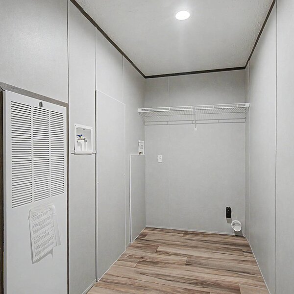 Inspire Series / Inspiration 28563I Utility 130101