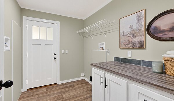 Fleetwood Series / Outlook 28542F Interior 122136