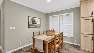 Fleetwood Series / Outlook 28542F Interior 122127