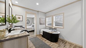 Fleetwood Elite Series / Kodiak 28724X Bathroom 135081