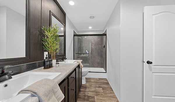 Pinnacle / Grady 16722A Interior 128177