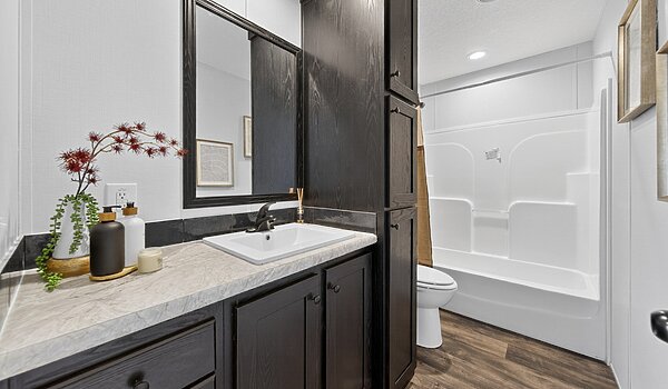 Pinnacle / Grady 16722A Interior 128178