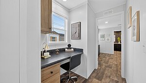 Pinnacle / Grady 16722A Interior 128179