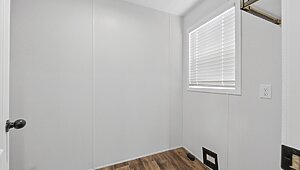 Pinnacle / Grady 16722A Interior 128180