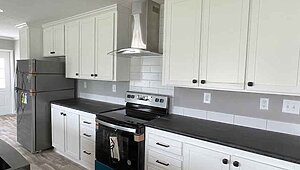 Heritage Pointe / 32603D Kitchen 149659