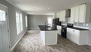Heritage Pointe / 32603D Kitchen 149660