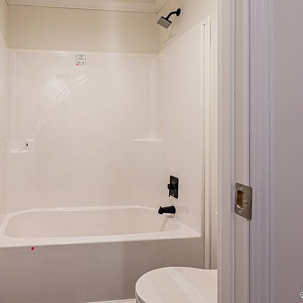 Heritage Pointe / 32764D Bathroom 114437