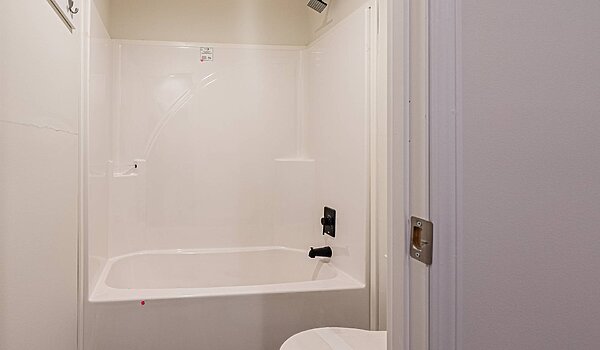 Heritage Pointe / 32764D Bathroom 114437
