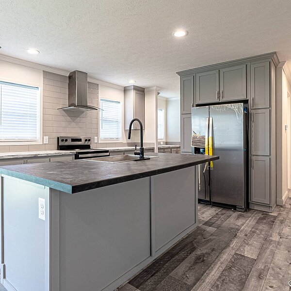 Heritage Pointe / 32764D Kitchen 114425