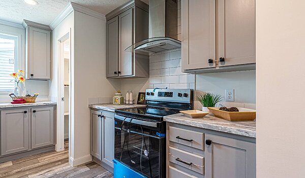 Palm Harbor Limited / 28563T Kitchen 114541