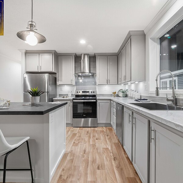 Palm Harbor / 16763T Kitchen 149693