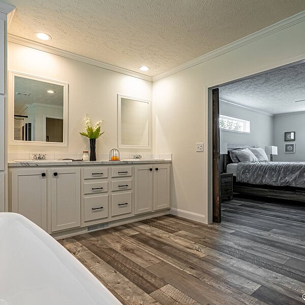 Country Manor / 32663M Bathroom 113849