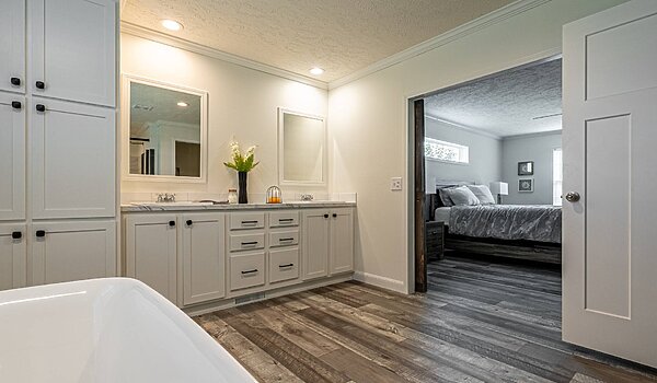 Country Manor / 32663M Bathroom 113849