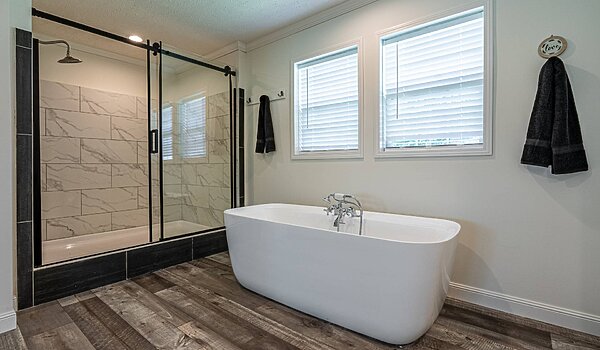 Country Manor / 32663M Bathroom 113850