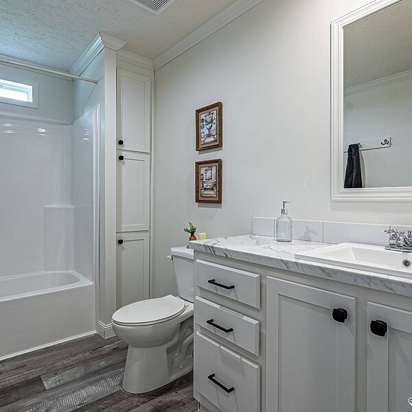 Country Manor / 32663M Bathroom 113851