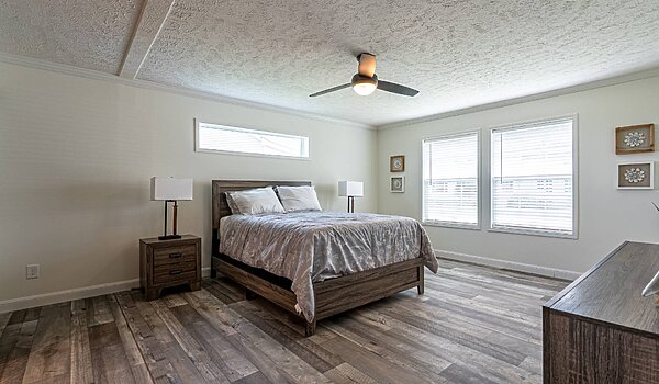 Country Manor / 32663M Bedroom 113845
