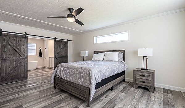 Country Manor / 32663M Bedroom 113846