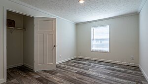 Country Manor / 32663M Bedroom 113848