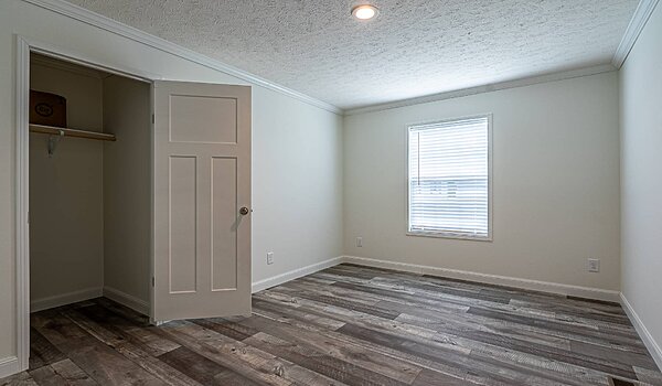 Country Manor / 32663M Bedroom 113848