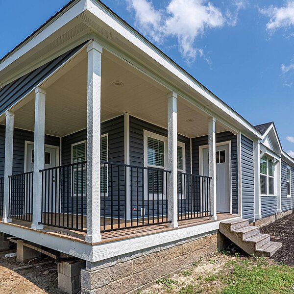 Country Manor / 32663M Exterior 113855