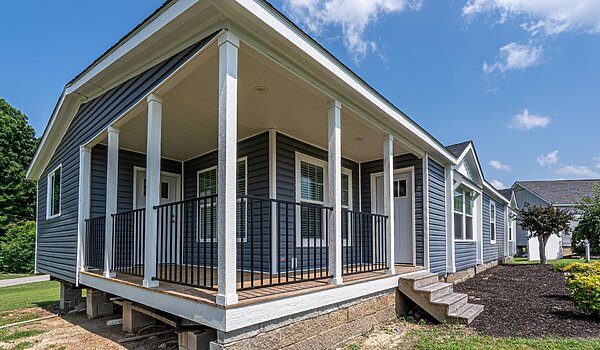 Country Manor / 32663M Exterior 113855