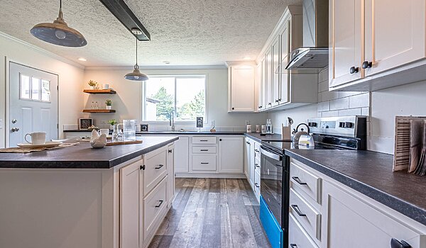 Country Manor / 32663M Kitchen 113840