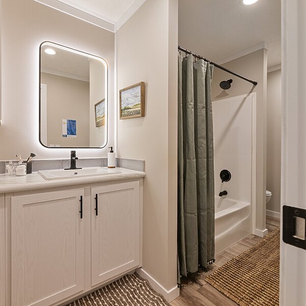 Alpha / Atmos 28603N Interior 121370