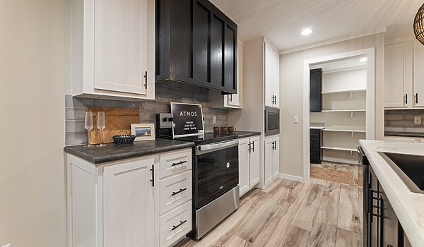 Alpha / Atmos 28603N Interior 121360