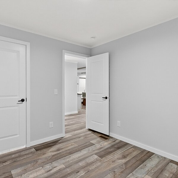 Alpha / Axis 32563N Interior 122992