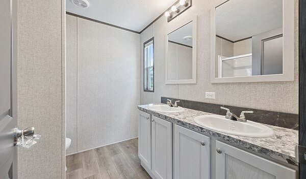 Cavco Community / Daisy 16723F Interior 132432
